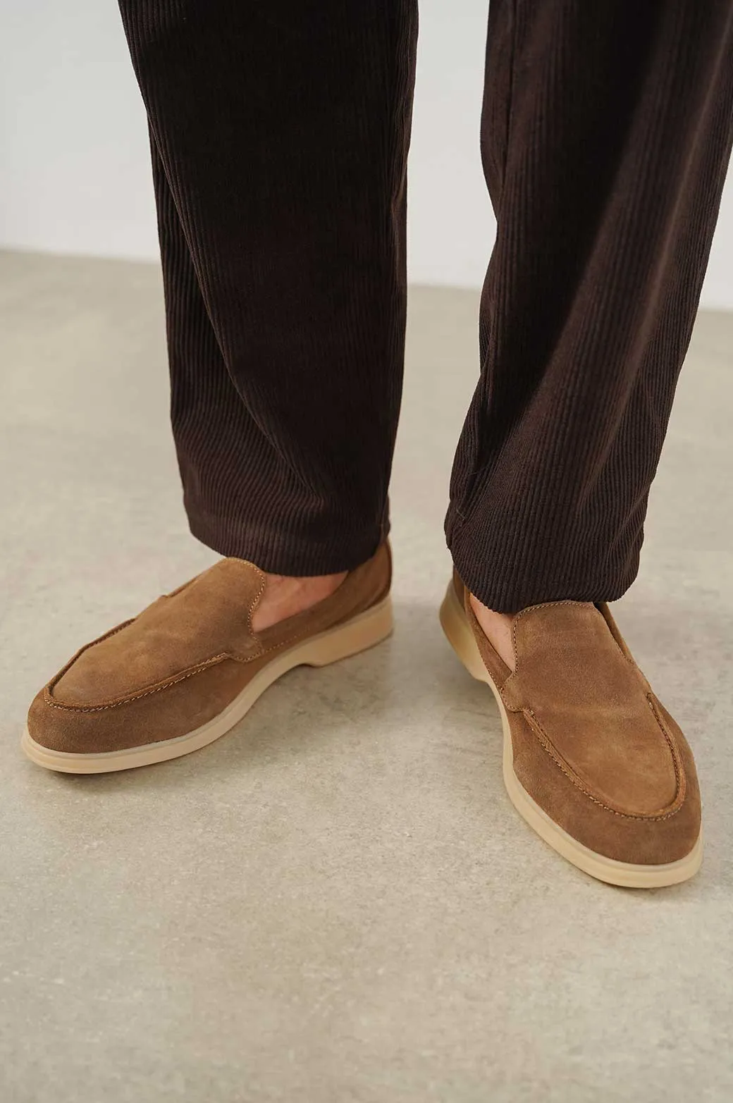 COMFORTABLE LEATHER LOAFERS