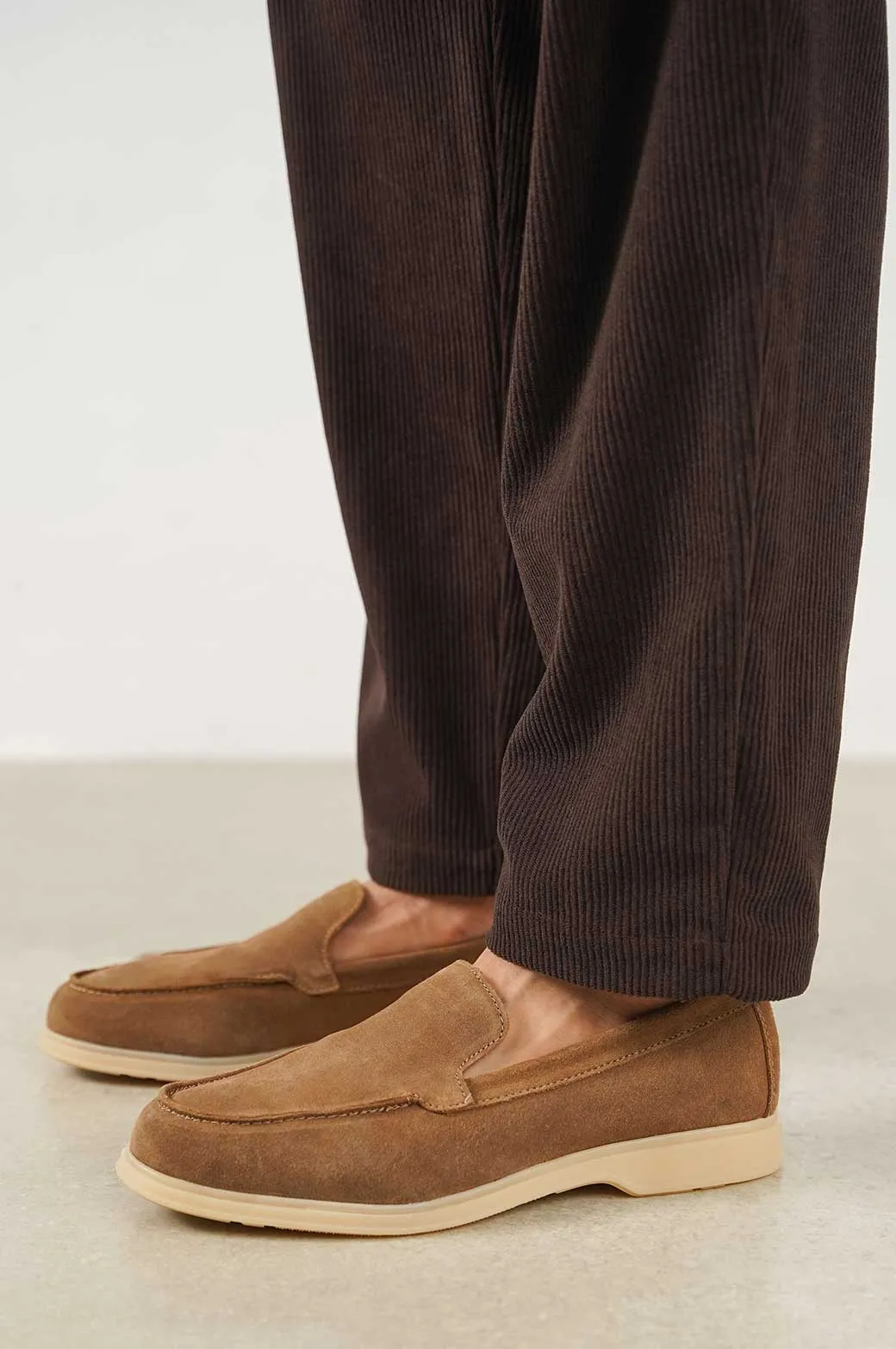 COMFORTABLE LEATHER LOAFERS