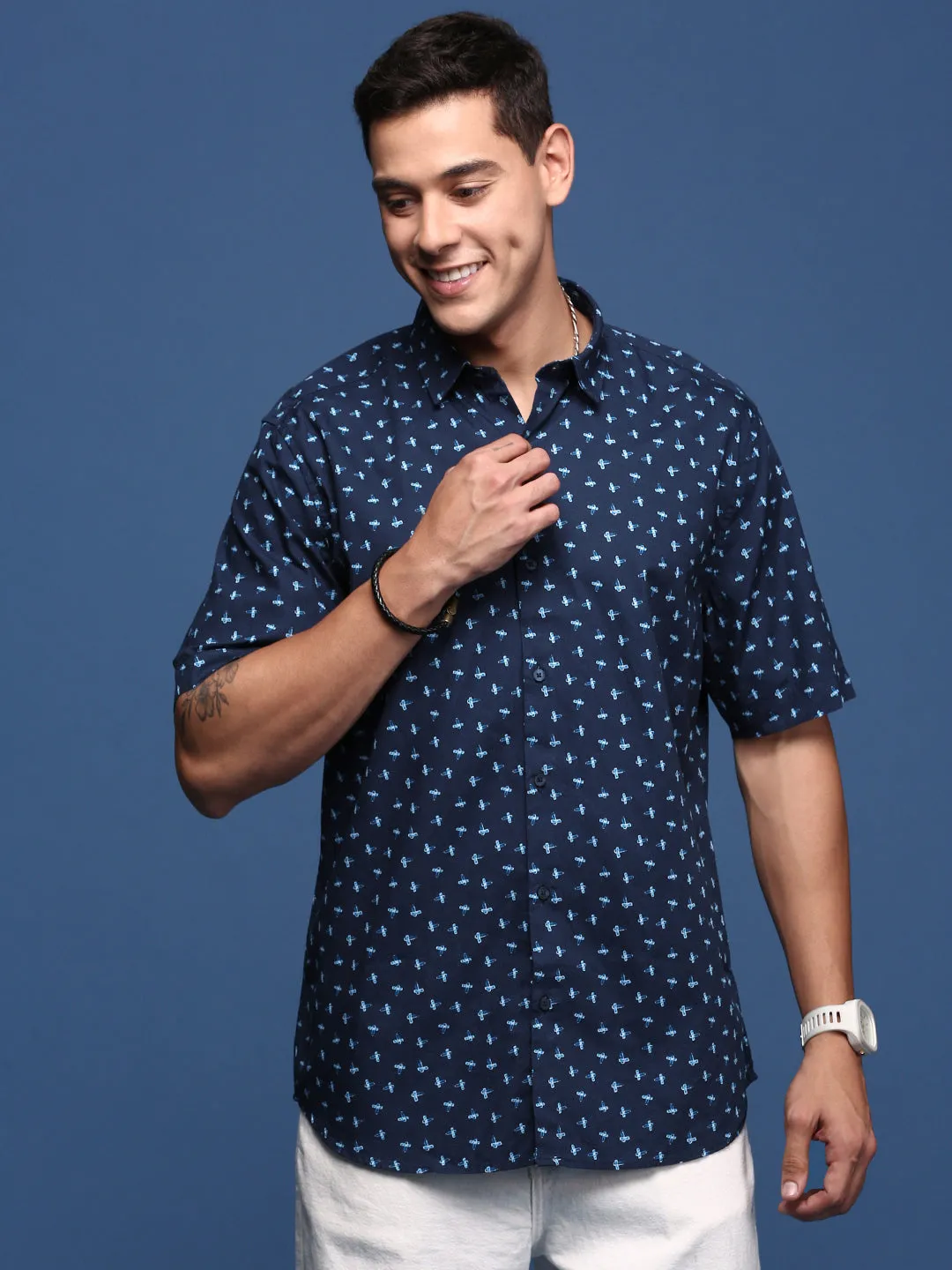 Men Abstract Navy Blue Slim Fit Shirt